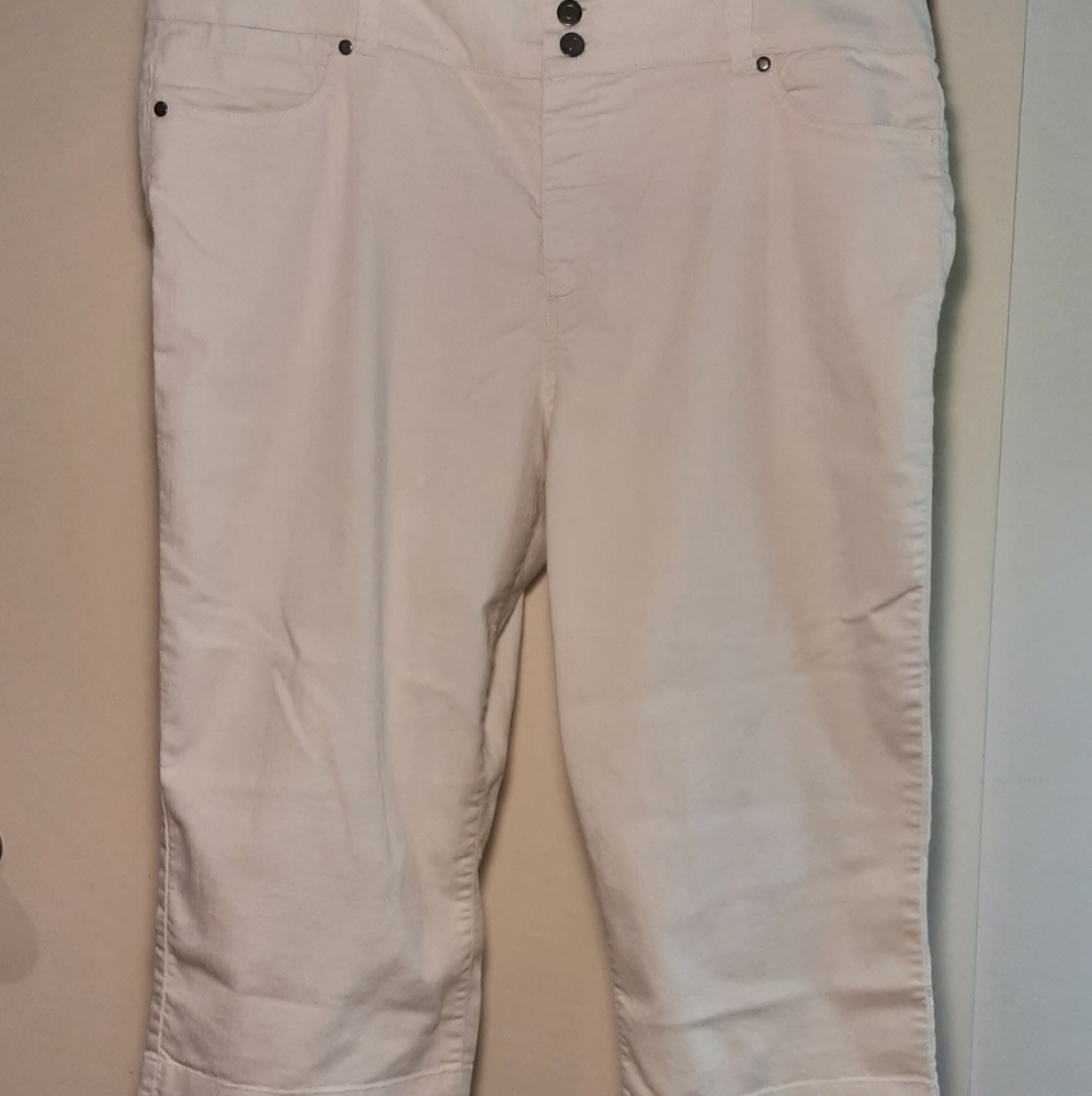 White denim capris